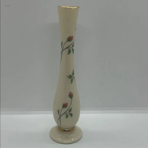 Elegant Cream Lenox Rose Manor Bud Flower Vase Made In The USA 7.5 x 2 Inch. - Picture 1 of 8